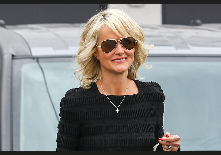 Les boucles glamour de Laeticia Hallyday