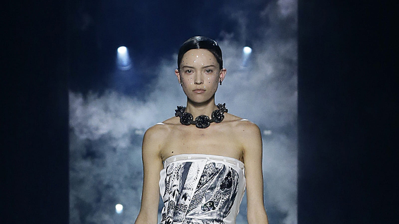 Look 11