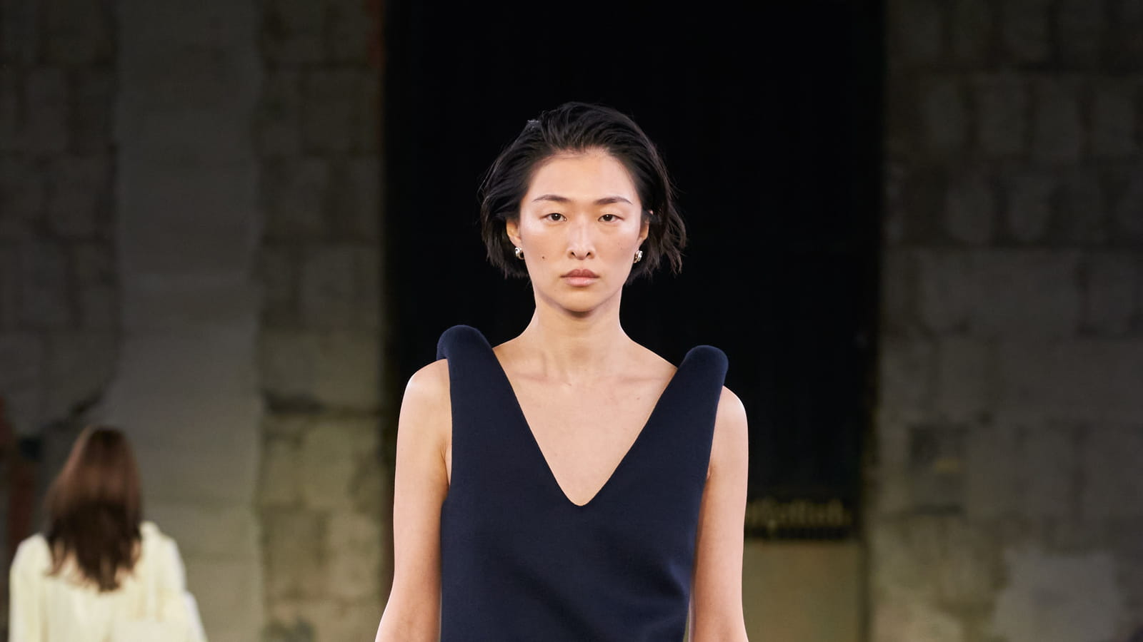 Look 10