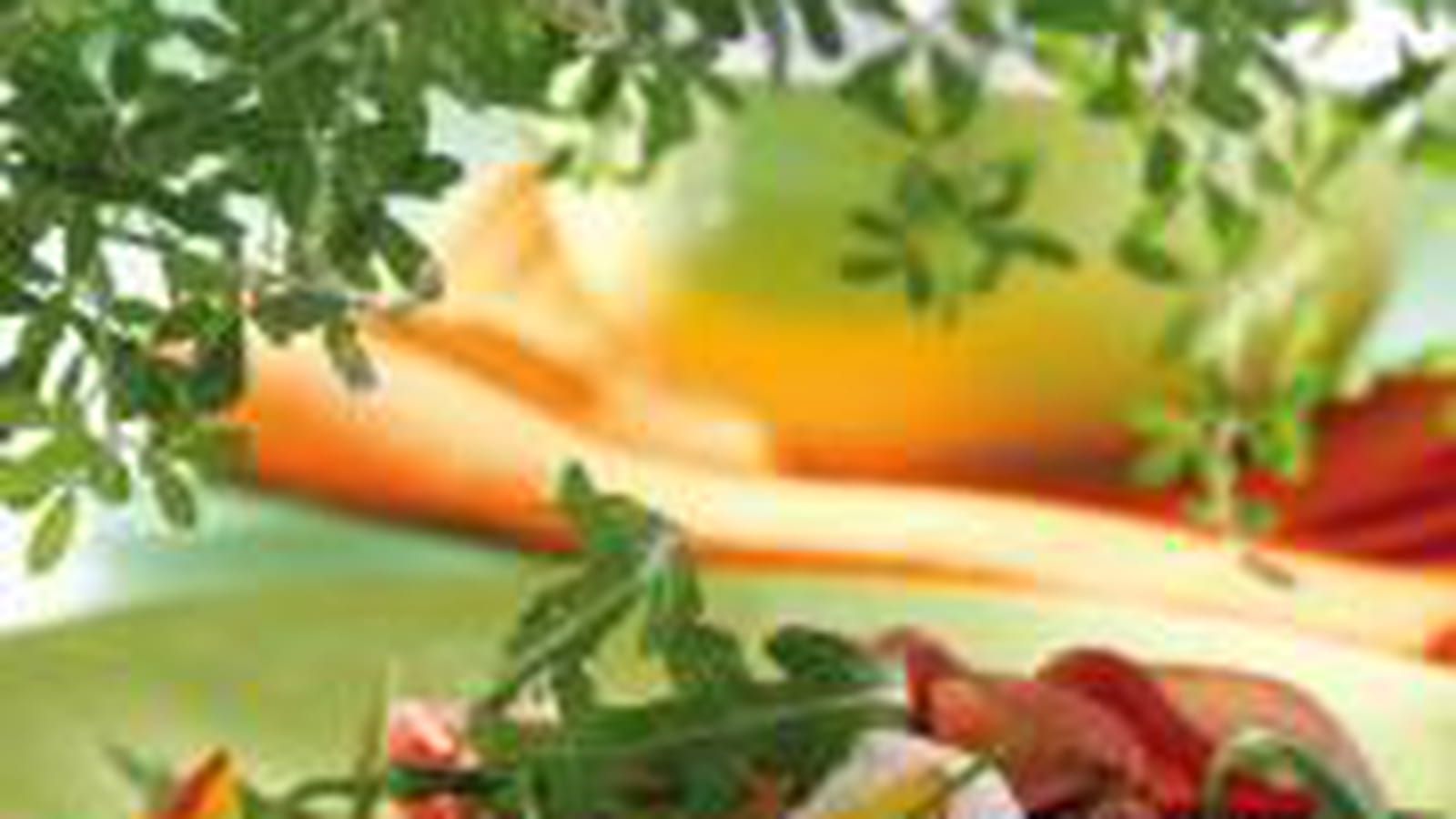 Salade de roquette aux pêches, bressaola et provolone