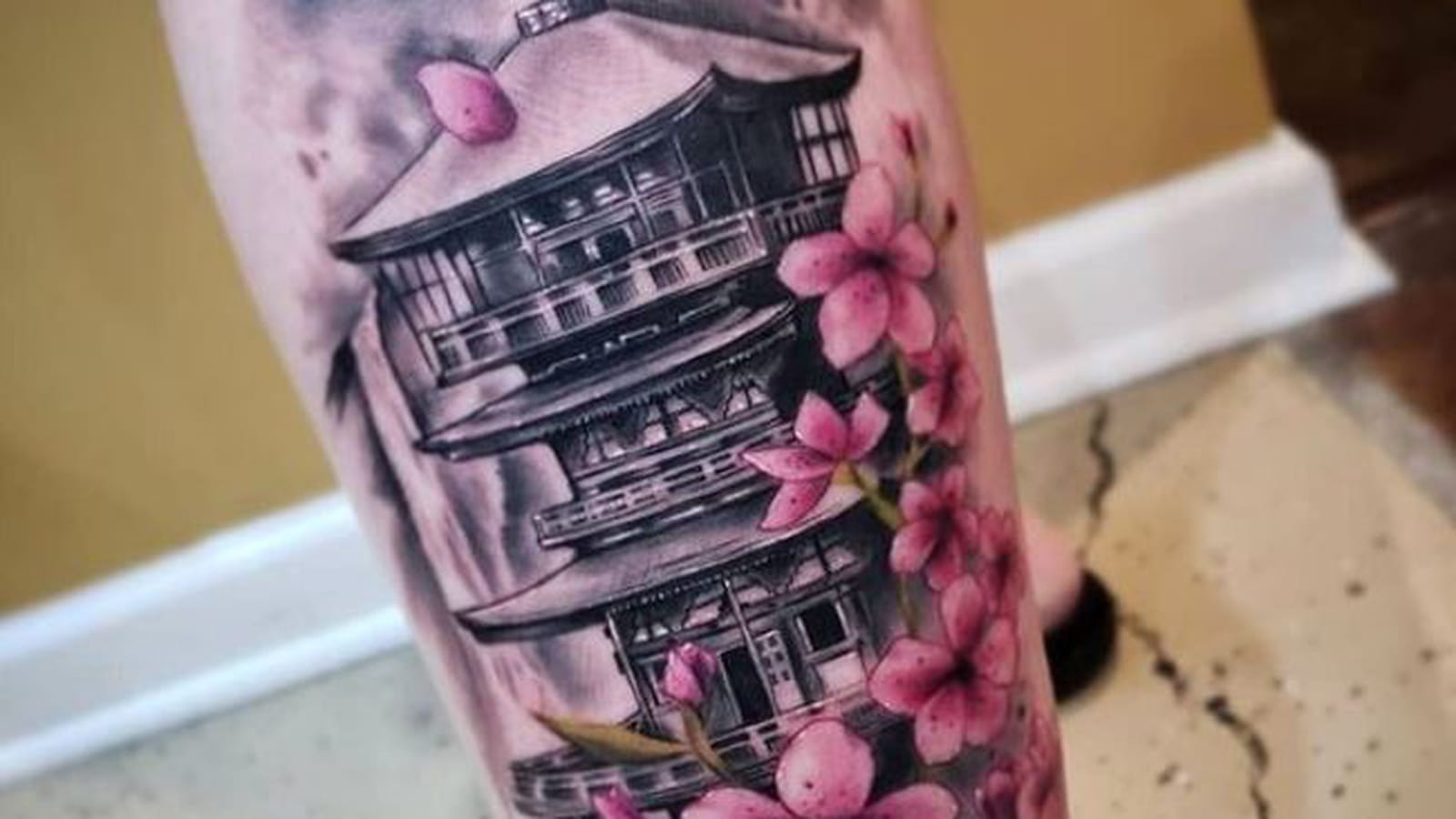 Temple japonais sur le mollet