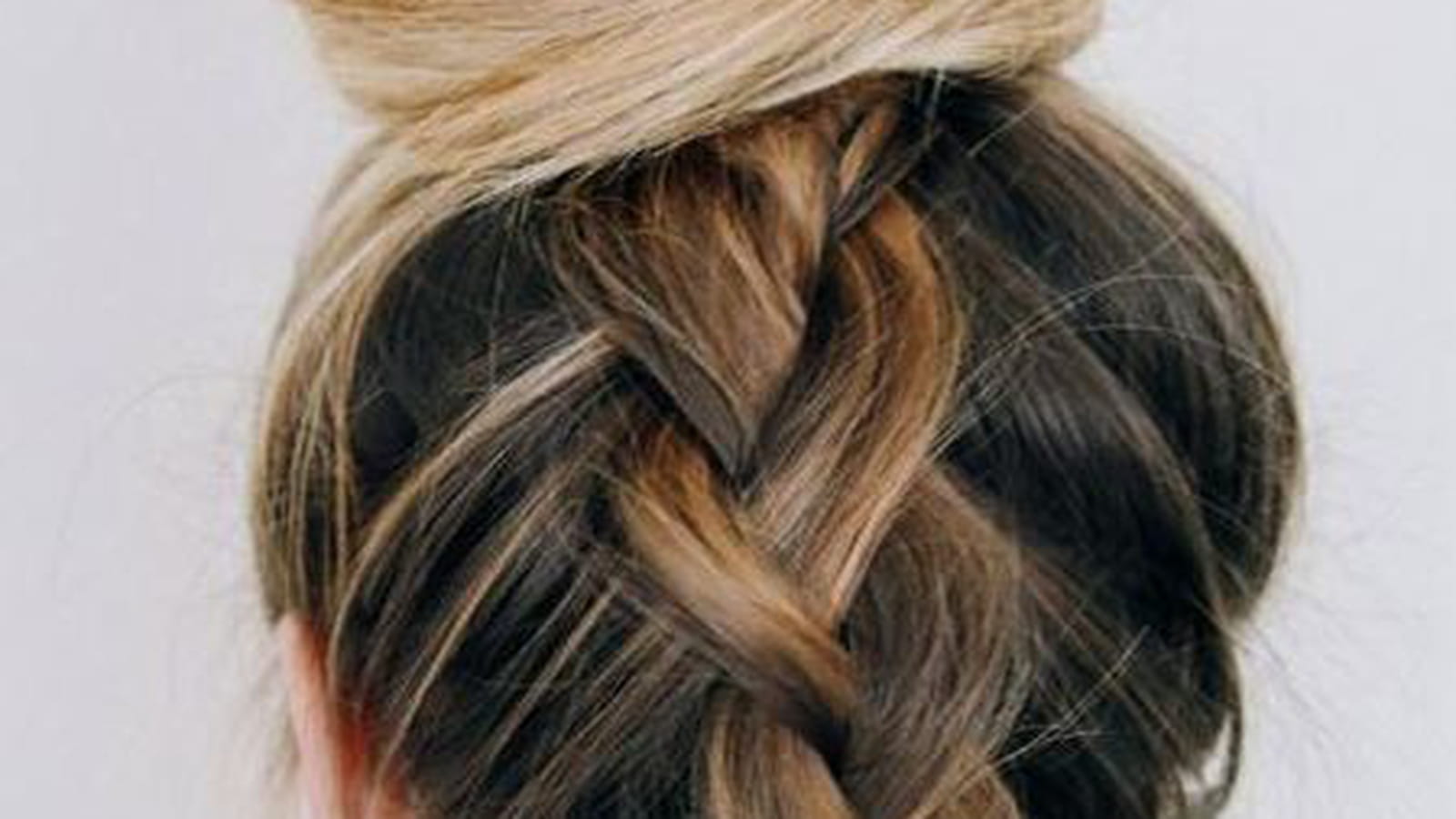 Le chignon tressé inversé 