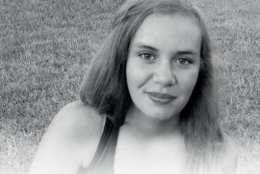 "J'aurais voulu qu'elle m'appelle au secours", déplore la mère de Pauline morte d'une overdose de codéine