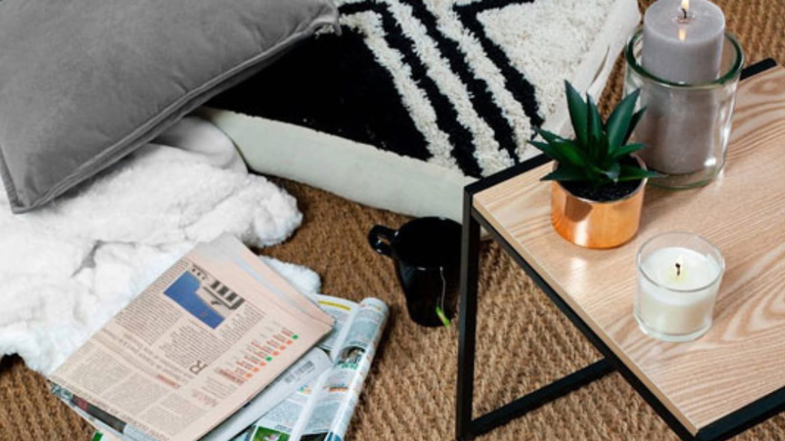 Un sol en fibres de coco dans le salon