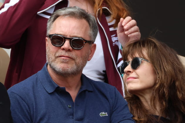 Guillaume De Tonquédec attentif dans les gradins de Roland-Garros