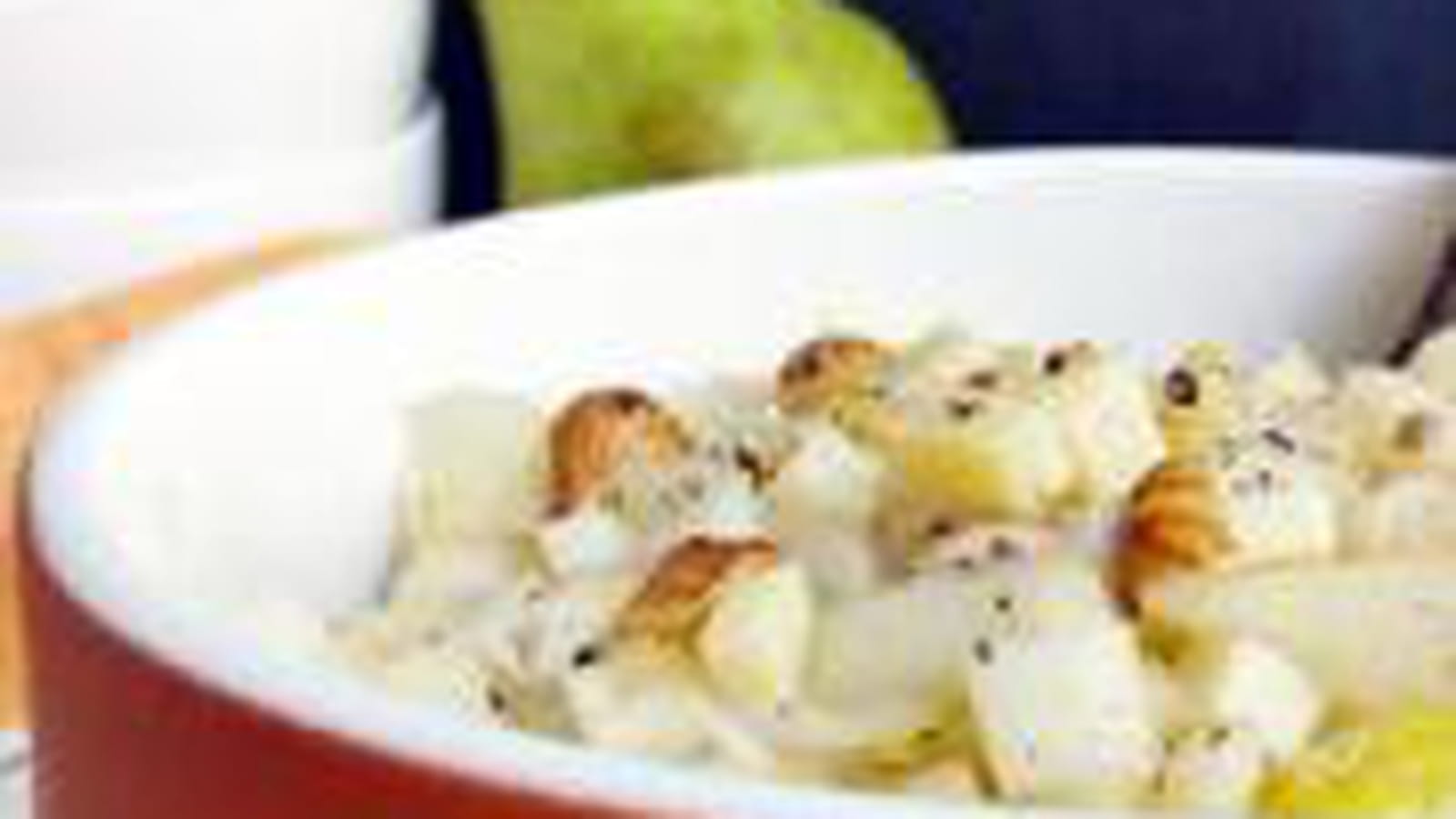 Salade d'endives aux poires, noisettes et comté