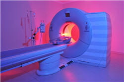 pour déterminer si l'avc est ischémique ou hémorragique, le patient doit passer