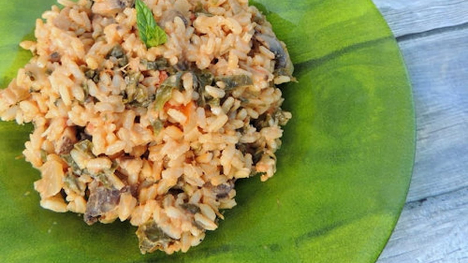 Risotto à la tomate, blettes et champignons