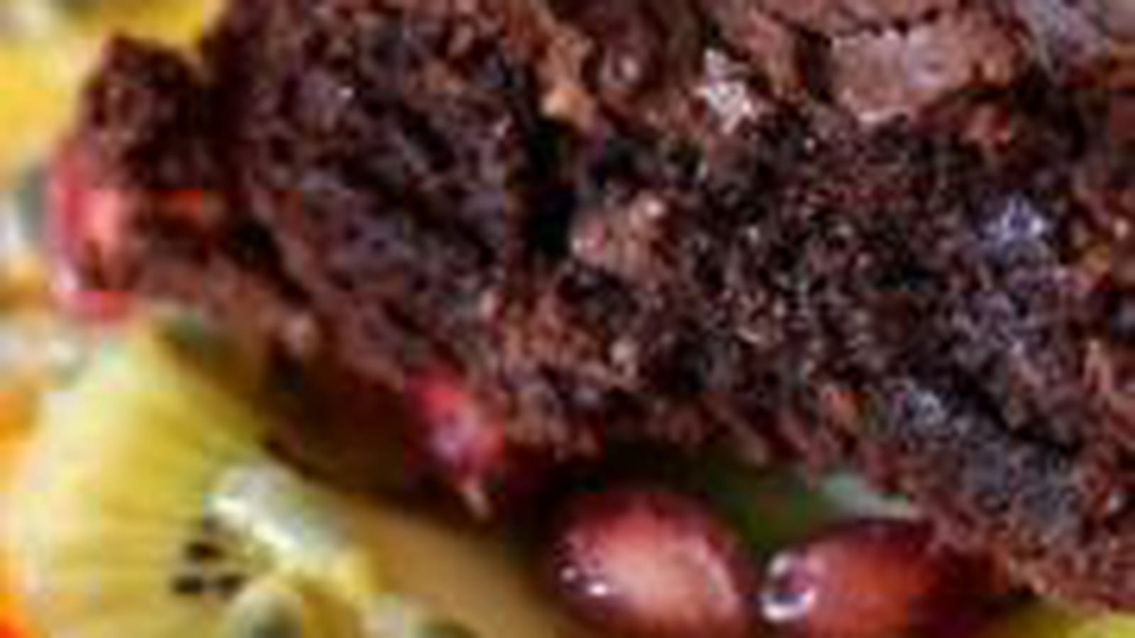 Carpaccio de fruits et biscuit chocolat noir intense
