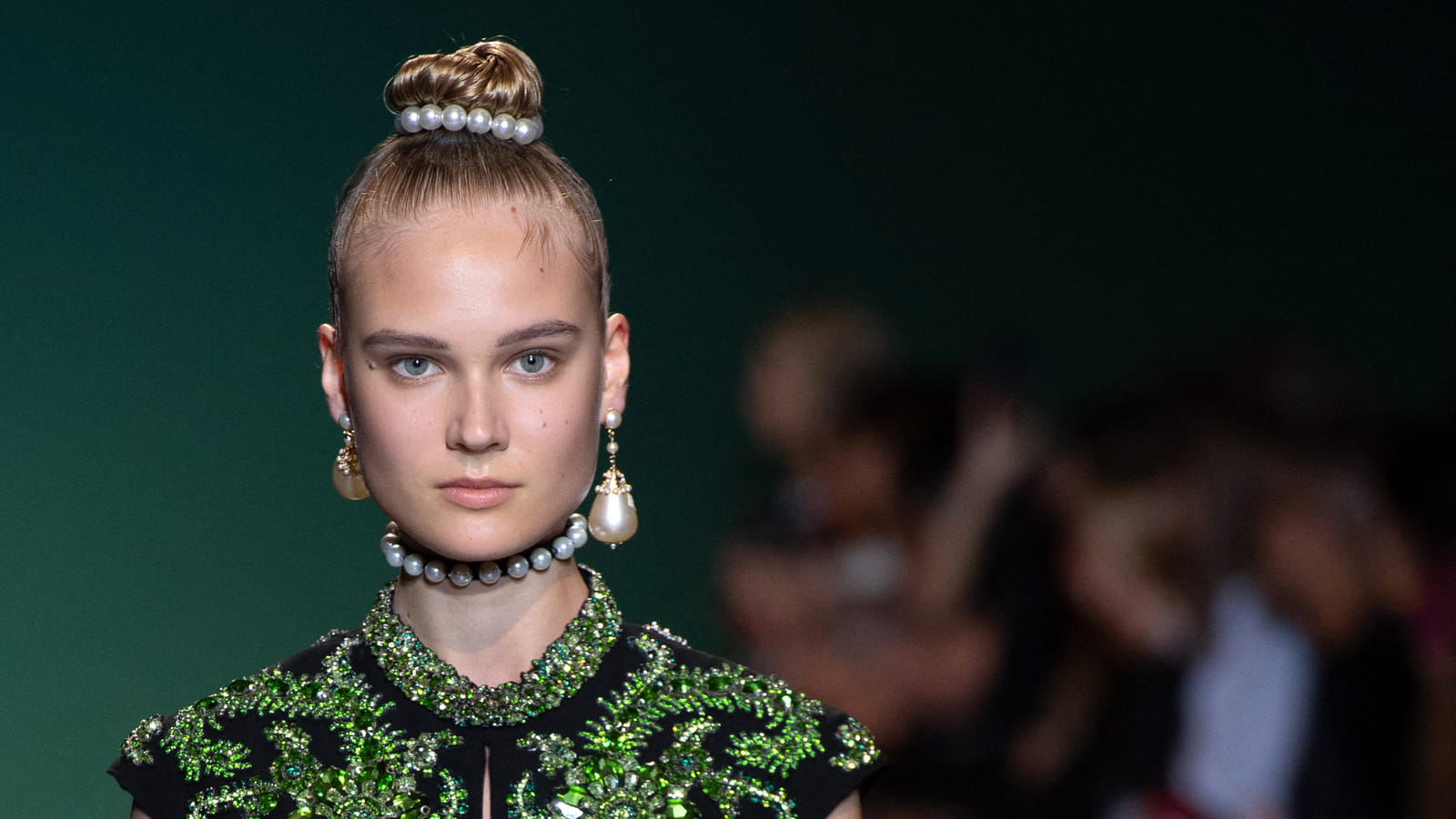 Les perles dans les cheveux