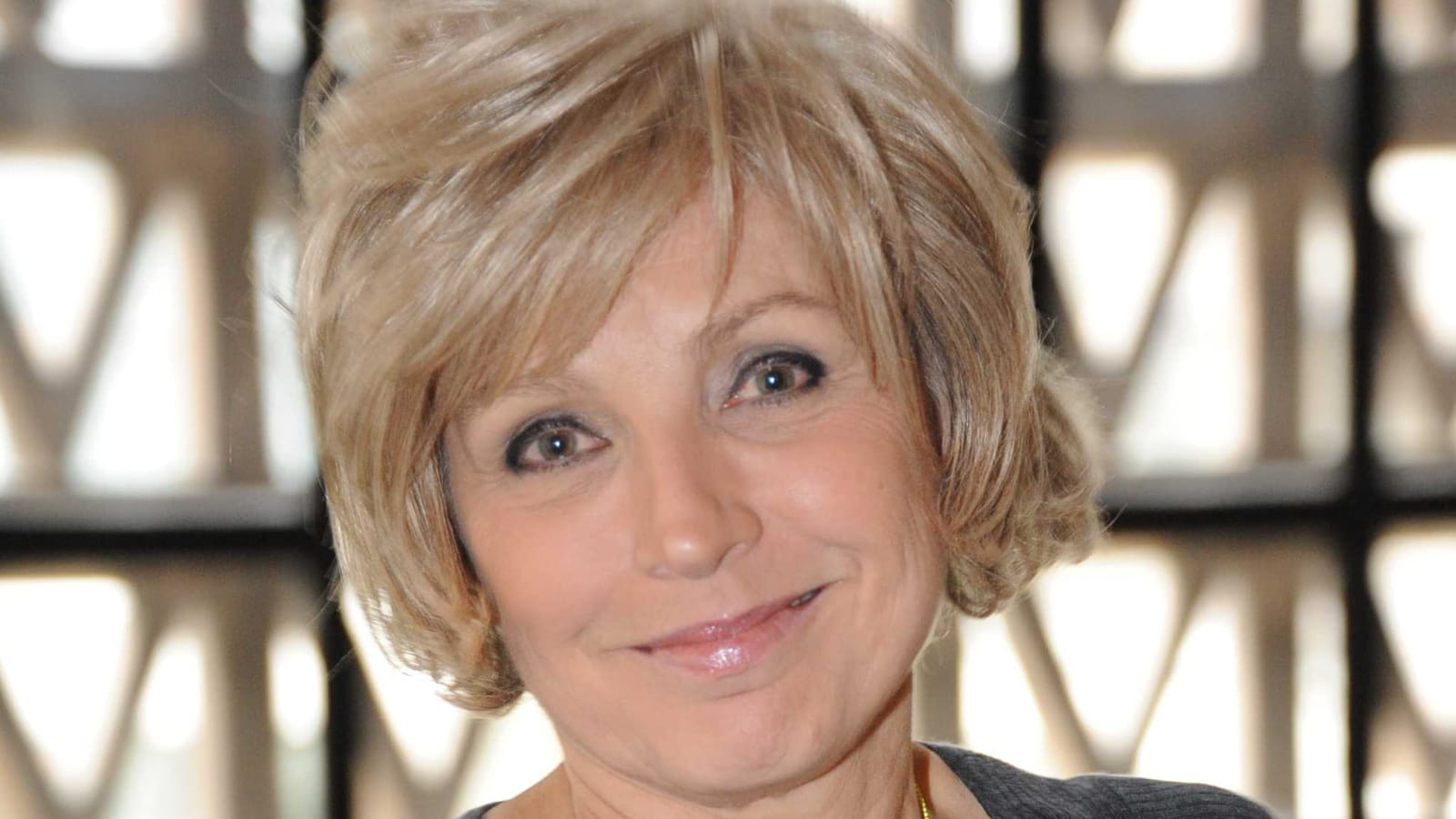 Evelyne Dhéliat