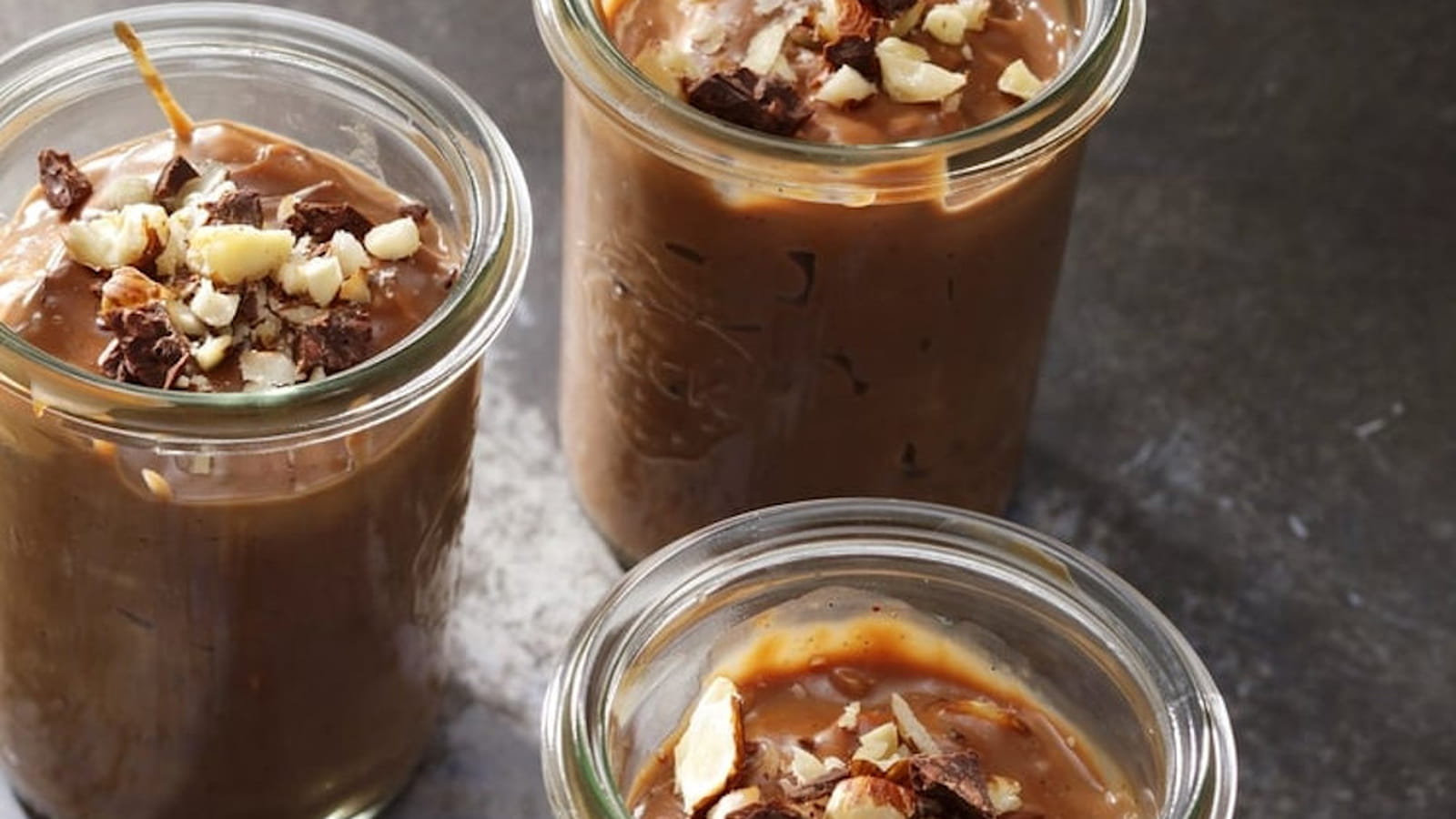 Crèmes au chocolat et noisettes