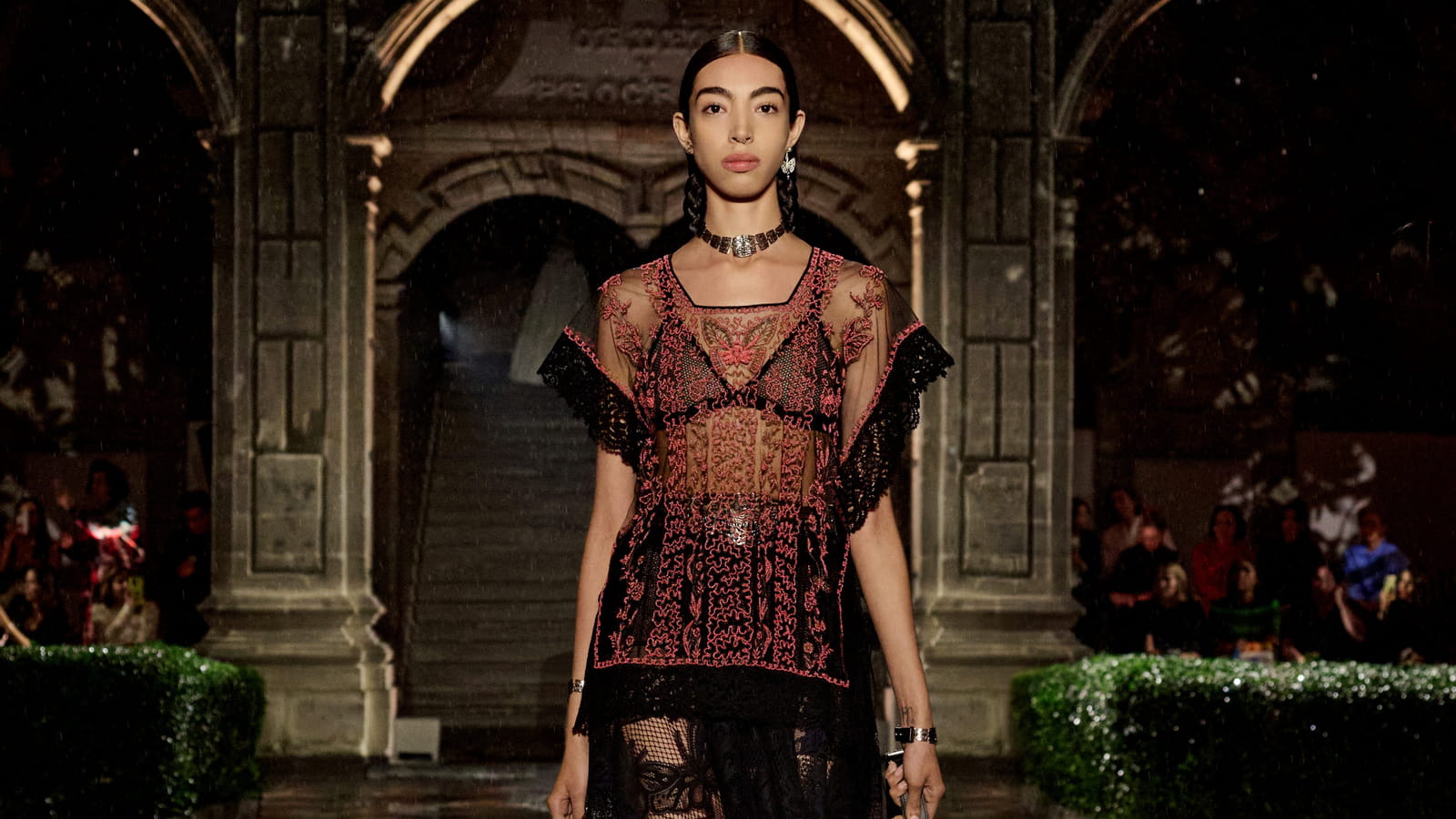 Look 25