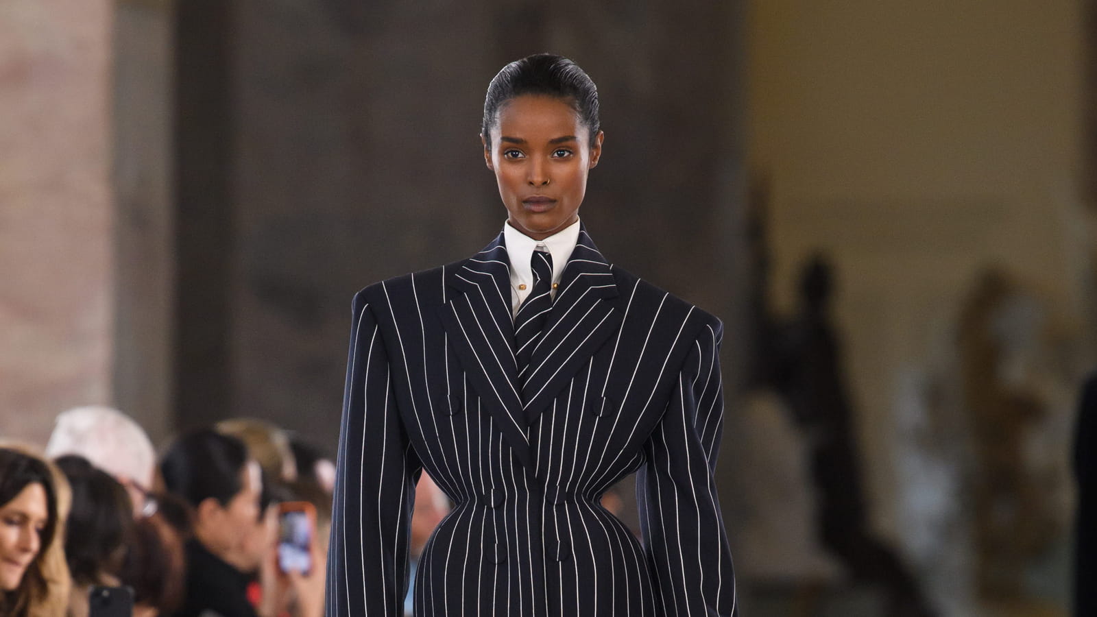 Look 19
