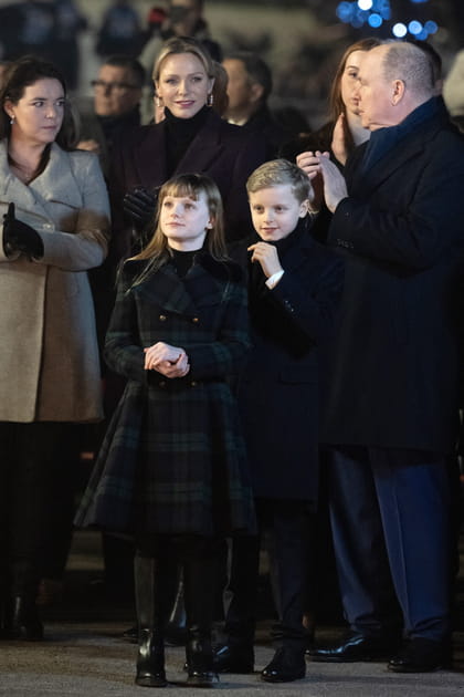 Charlene de Monaco &eacute;tait aupr&egrave;s de ses enfants pour la Sainte D&eacute;vote