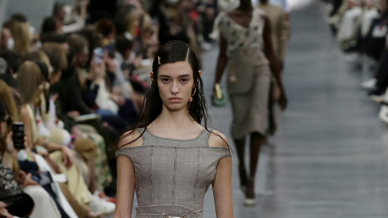 Look 11