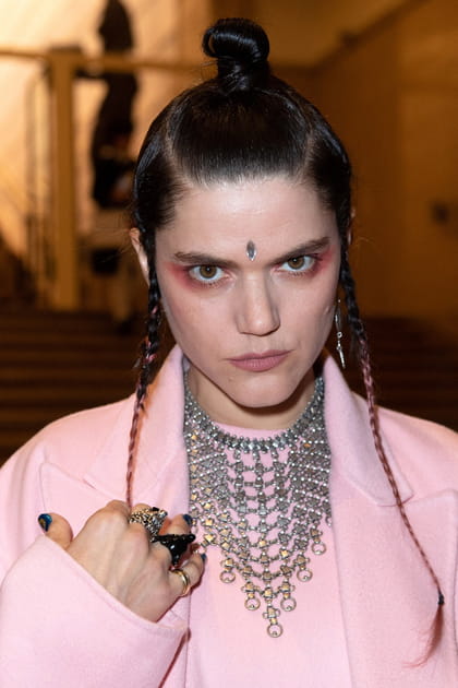 Le chignon avec couettes de Soko