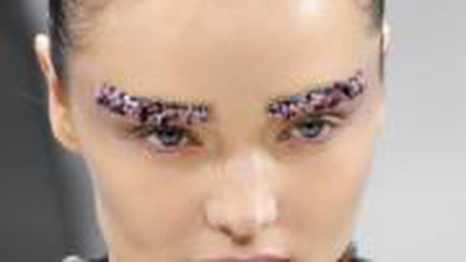 Sourcils pailletés