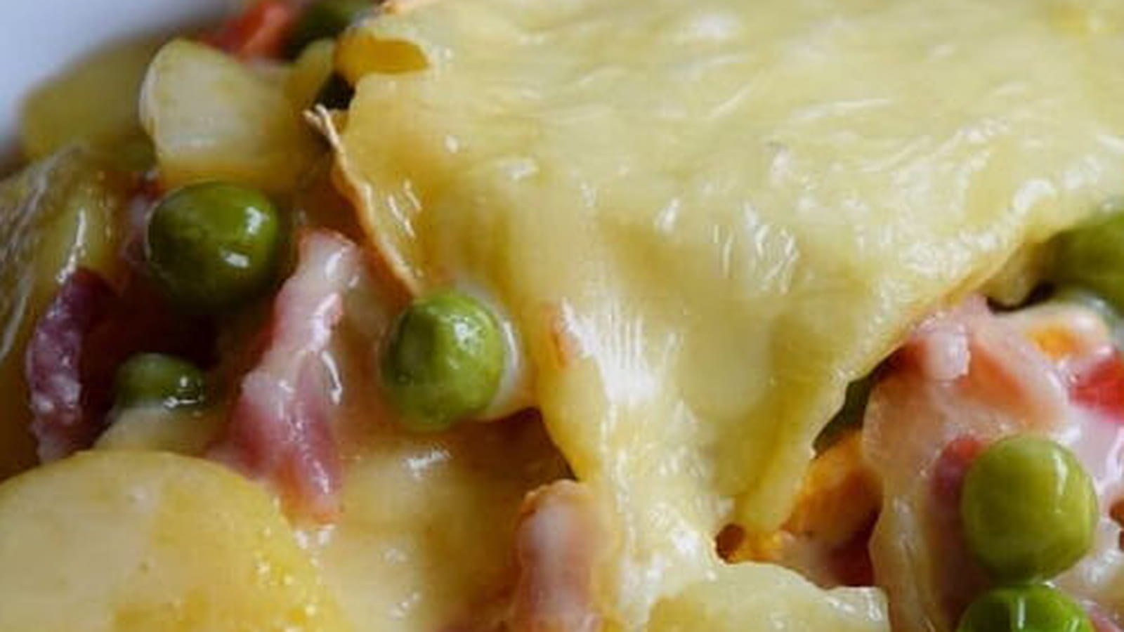 Tartiflette aux petits pois et tomates