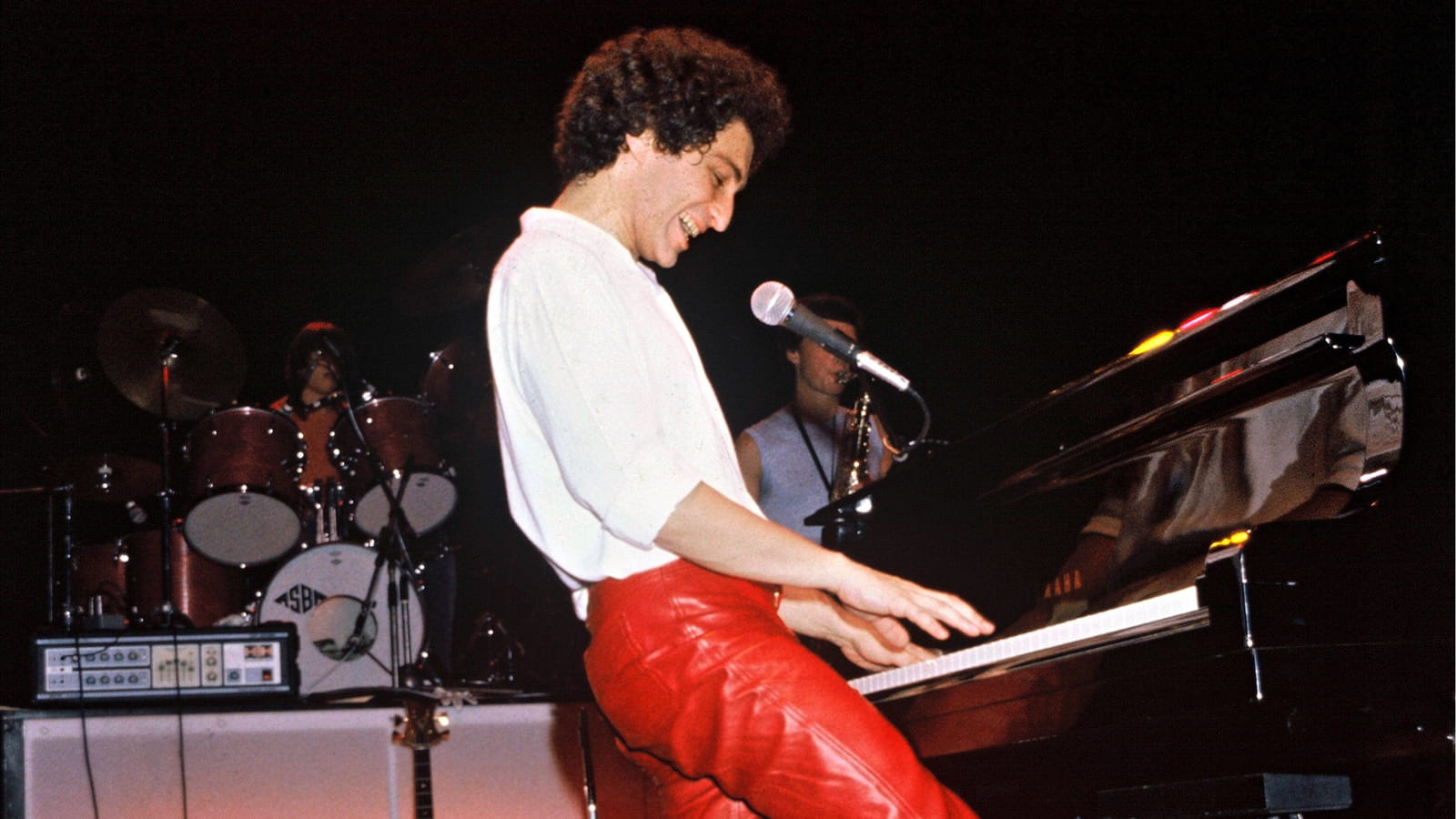 Il jouait du piano debout