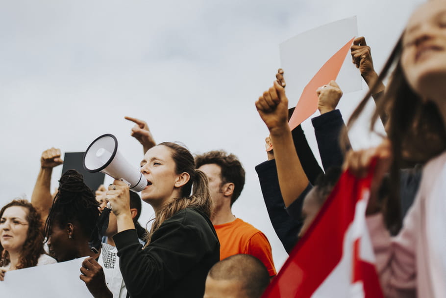 Marche du 23 novembre : Virginie Efira, Alice Taglioni, Josiane Balasko... contre les violences faites aux femmes 