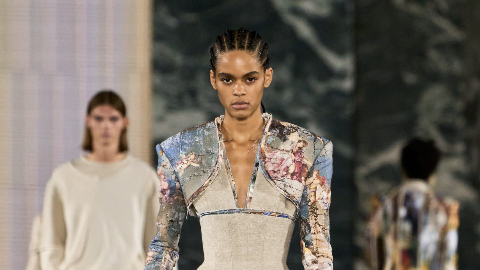 Look 27
