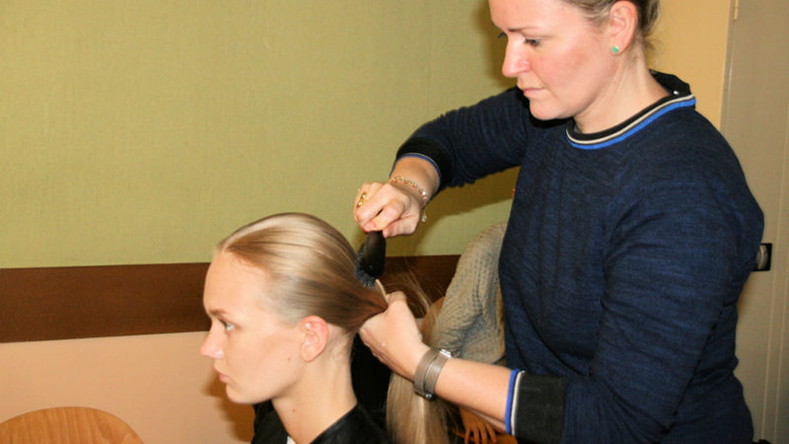 Le look coiffure créé par Delphine Courteille