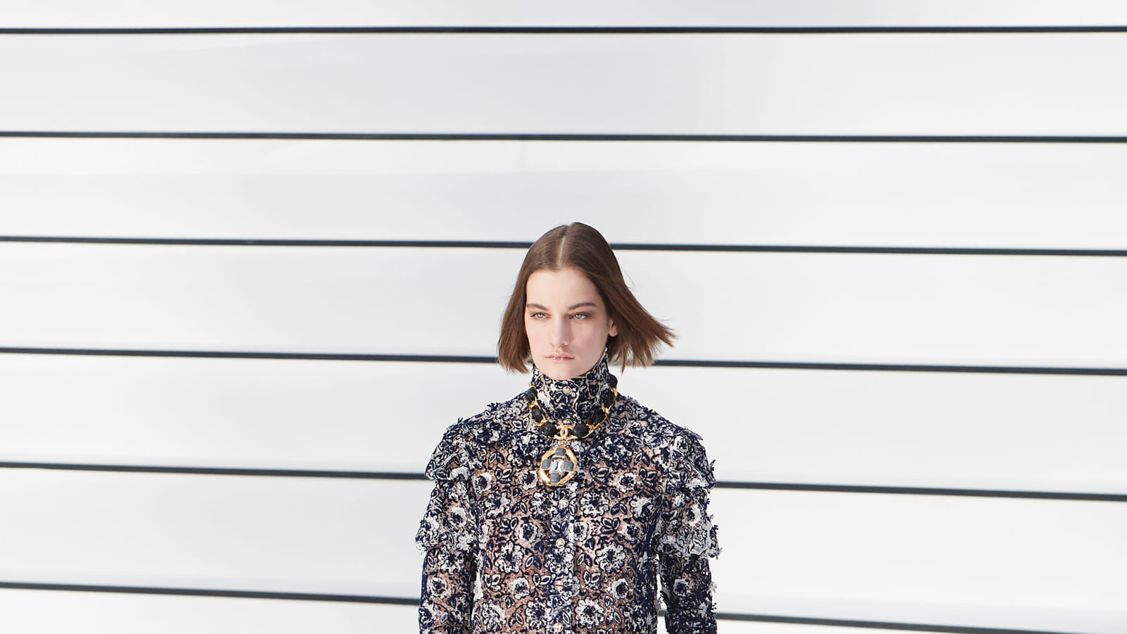 Look 32