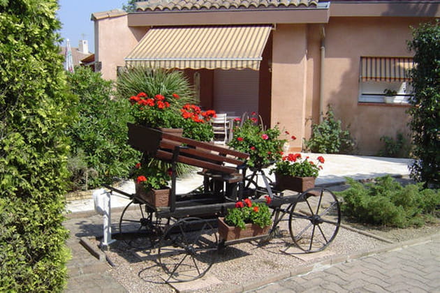 La carriole &agrave; g&eacute;raniums