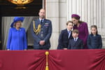 Ce que la famille royale cache sur le balcon du palais lors de ses apparitions officielles