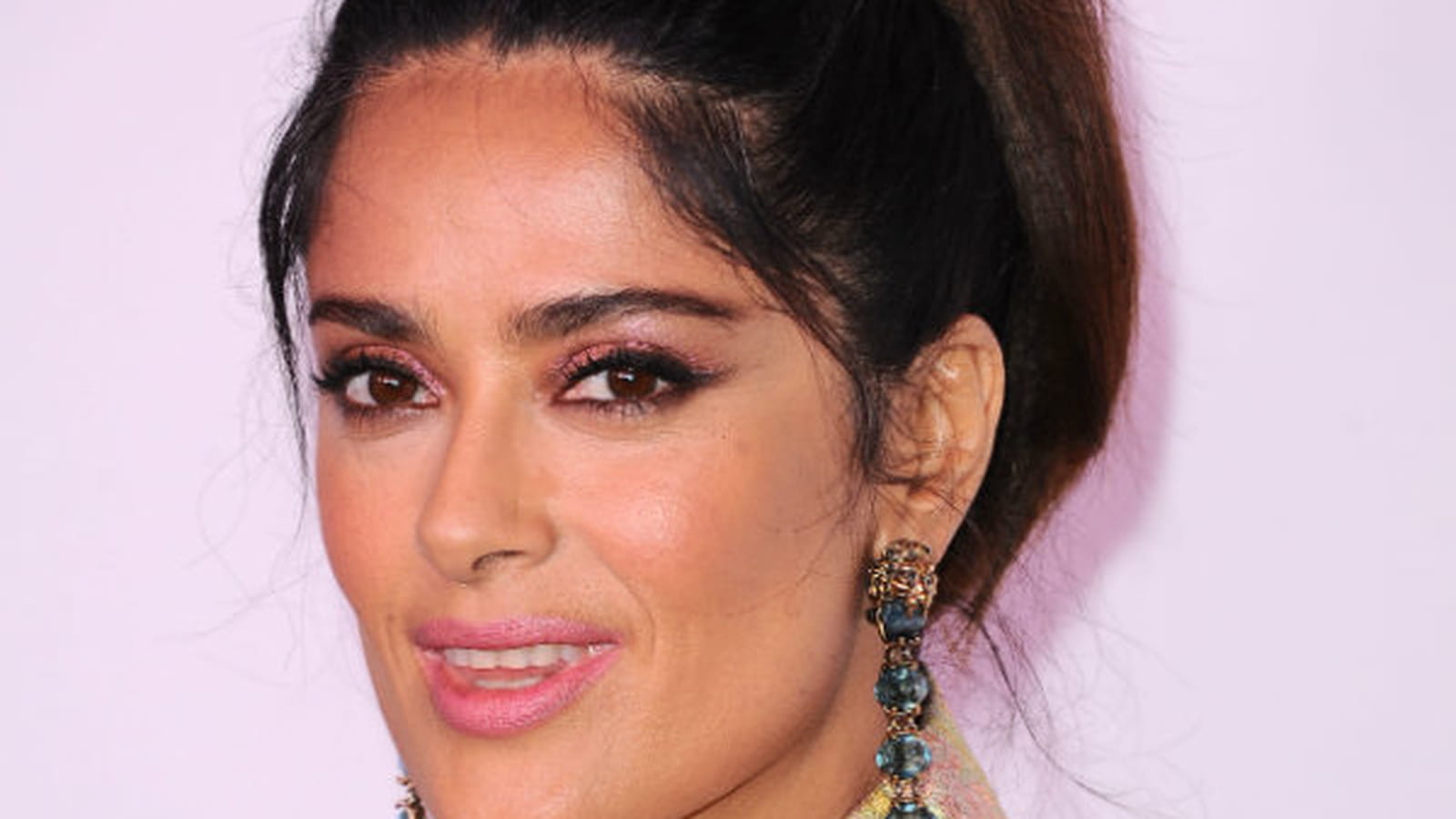 La queue-de-cheval bun de Salma Hayek