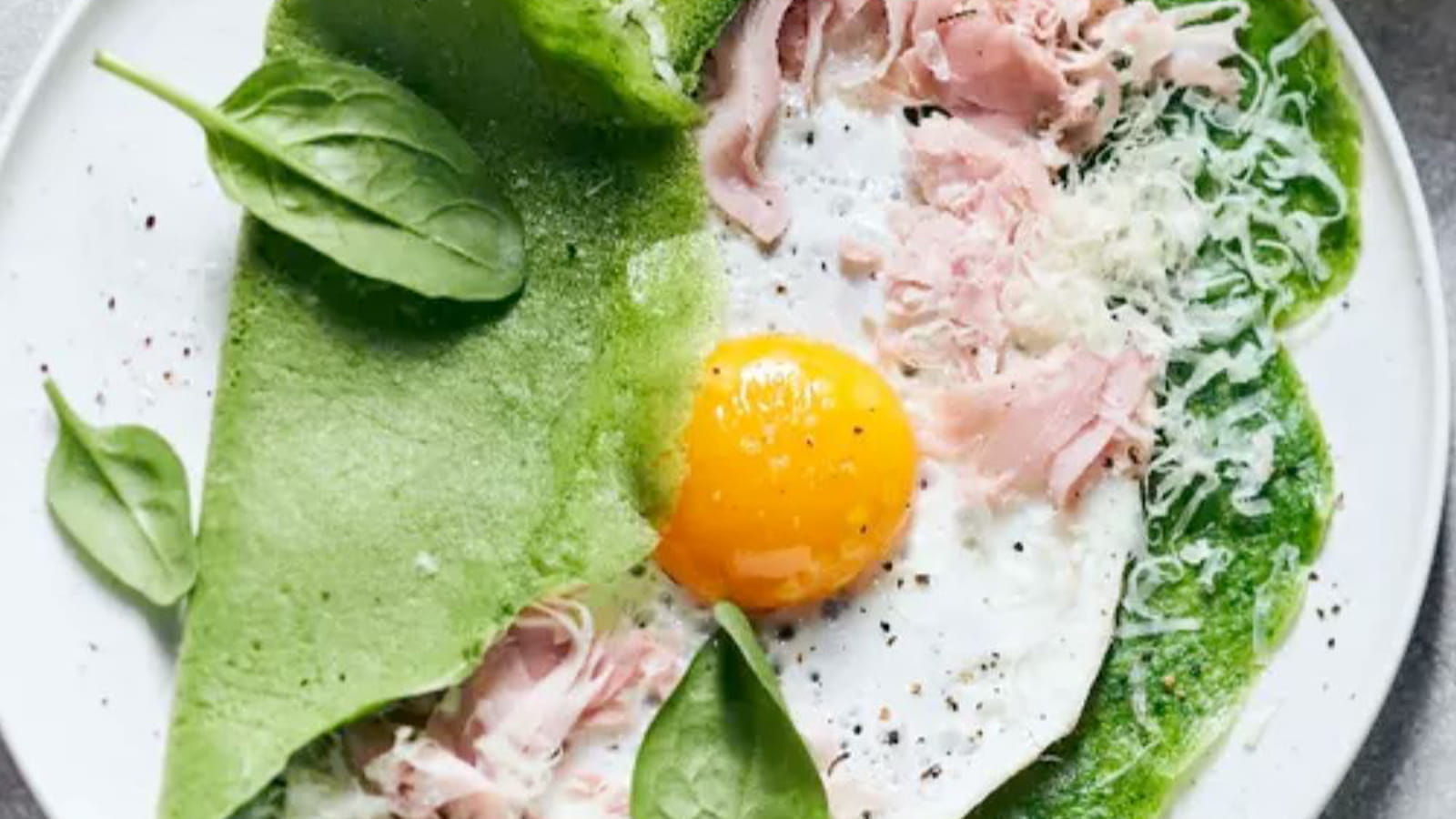 Crêpes vertes jambon, œuf, fromage