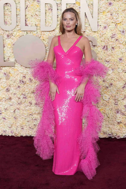 Margot Robbie en robe &agrave; sequins roses