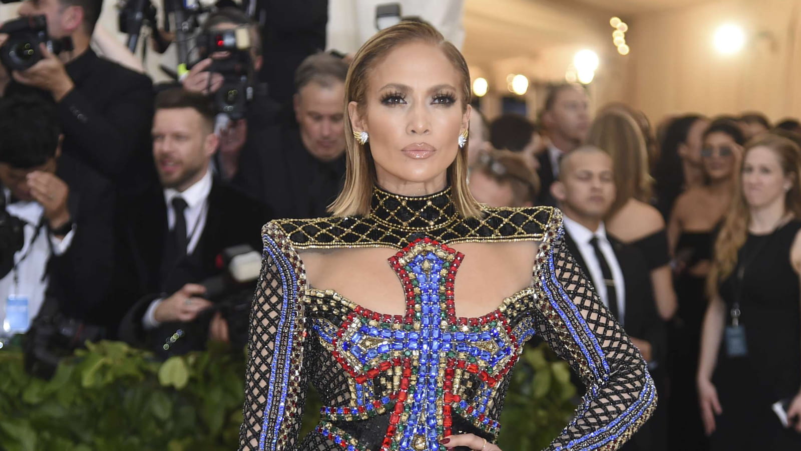 Le carré court et plaqué de Jennifer Lopez