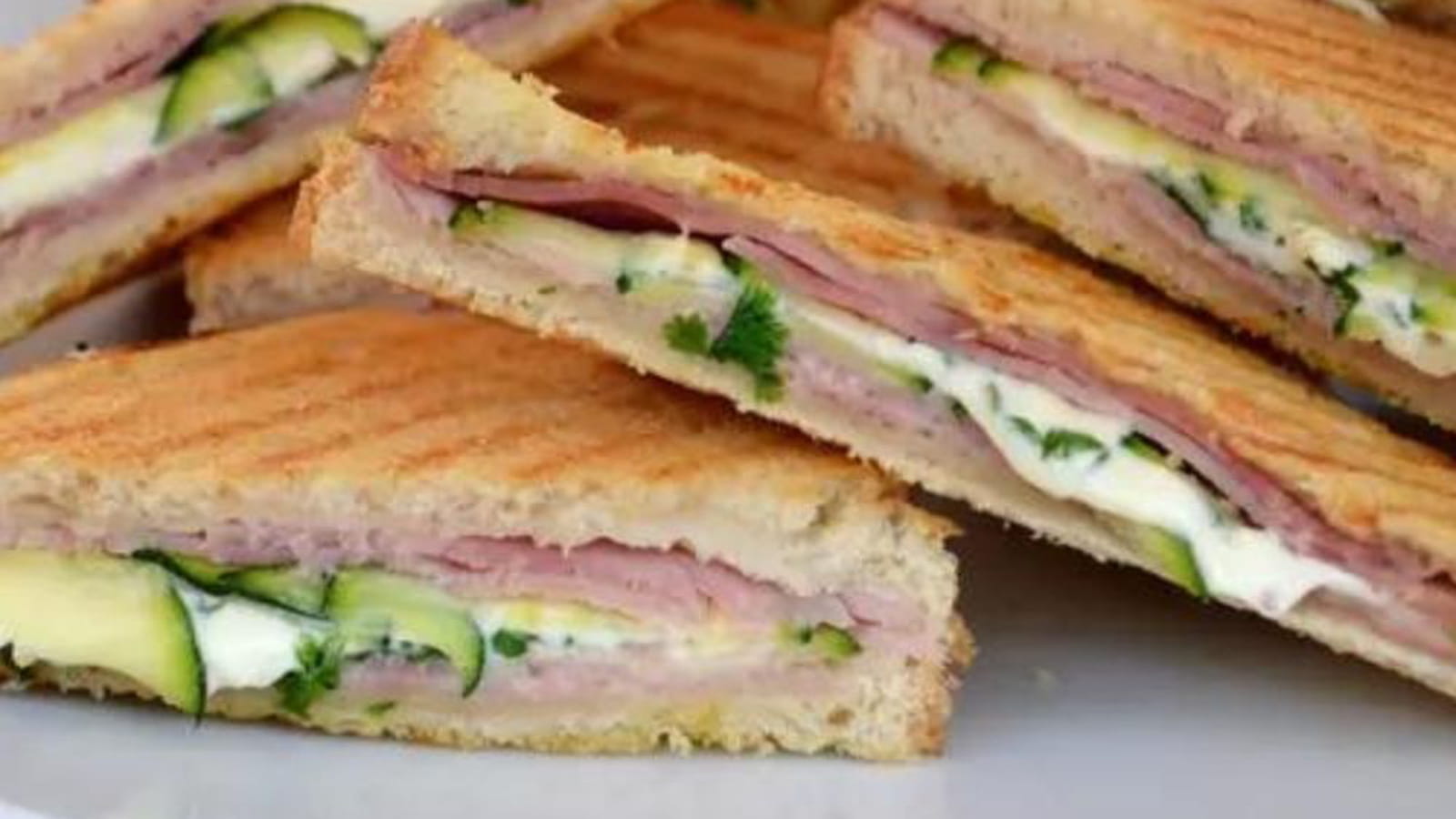 Croques courgettes, jambon et fromage frais Kiri