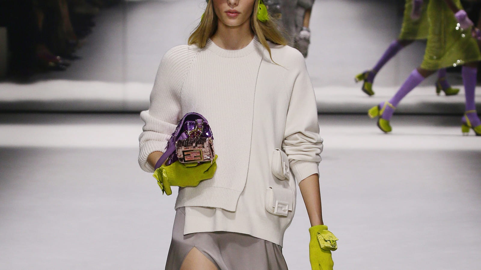 Look 15