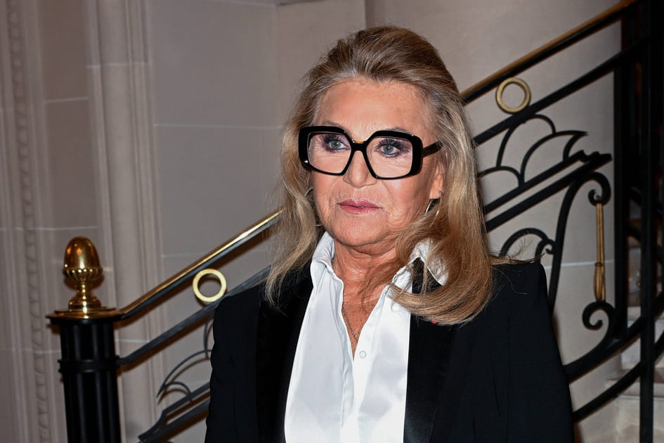 Sheila, exquise avec son mi-long signature