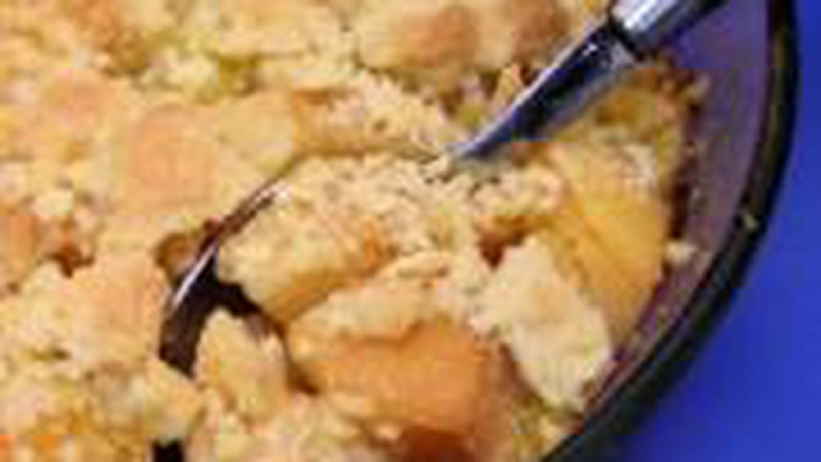 Crumble aux coings, pommes et noix