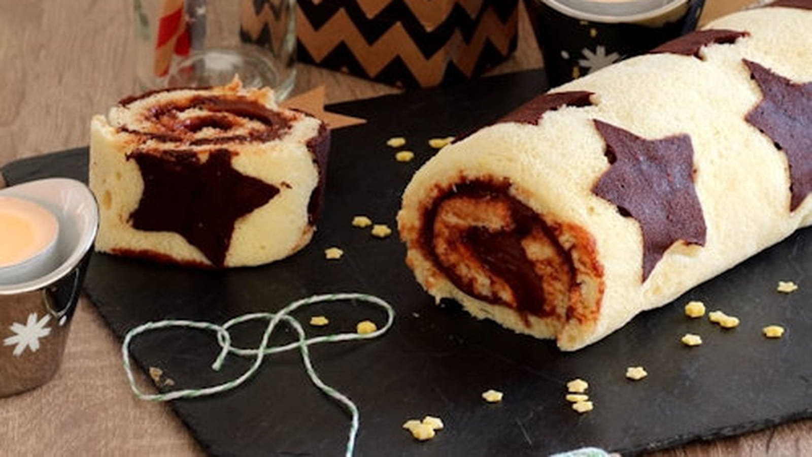 Gâteau roulé étoilé au chocolat de Noël