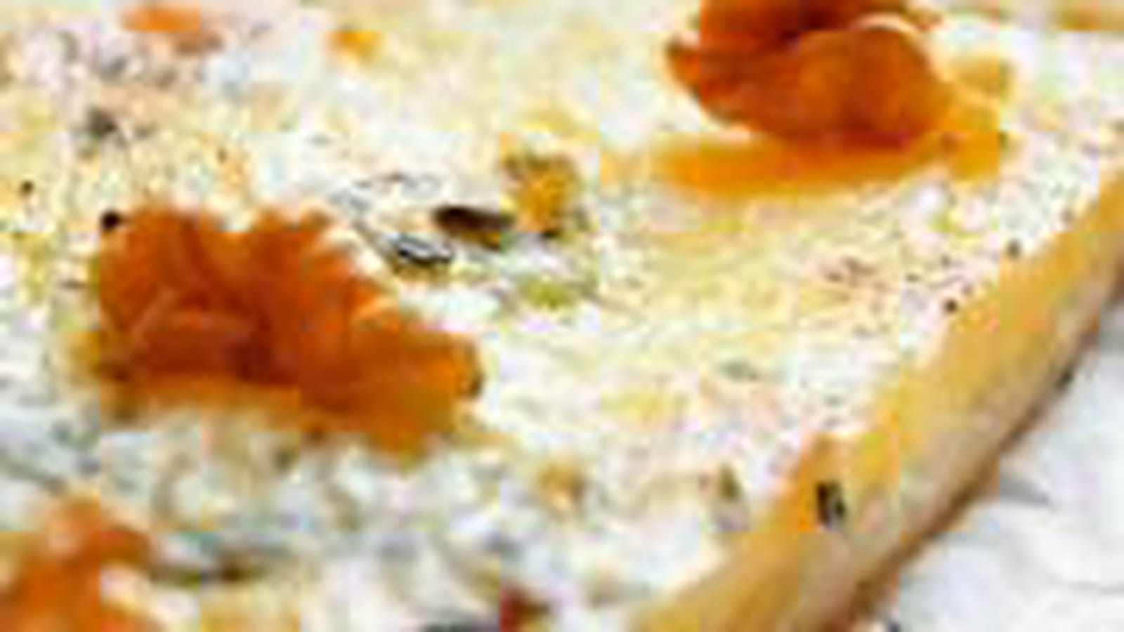 Pizza au bleu, cantal, Tomme et noix