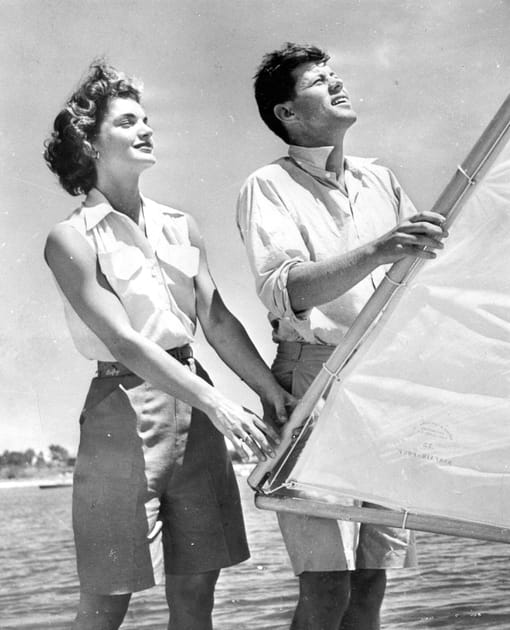 Le couple glamour s'offre une balade en mer