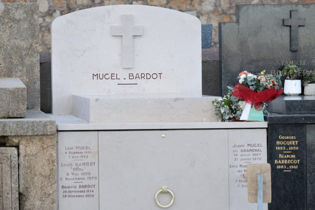Caveau de la famille Bardot au cimeti&egrave;re marin de Saint-Tropez