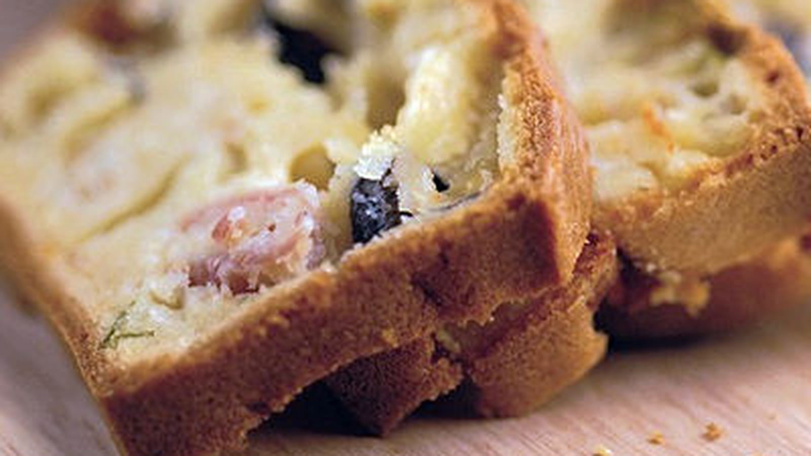 Cake au jambon cru et fromage