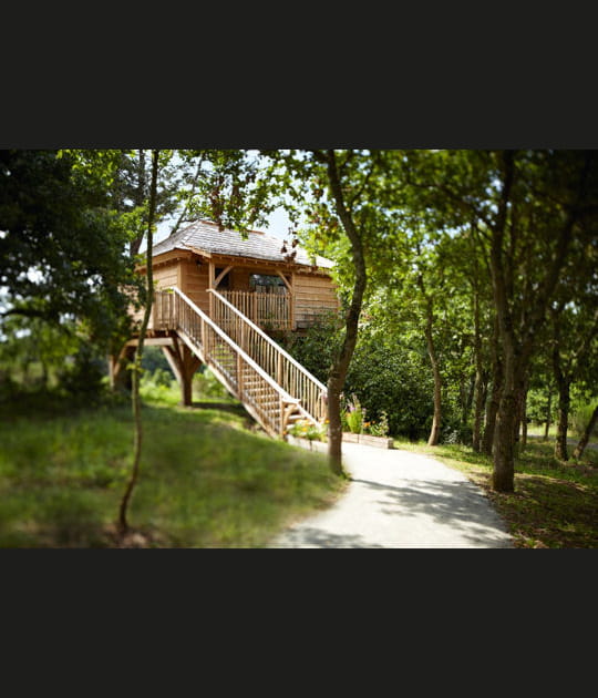 Nichez-vous dans la cabane de l'Eco-H&ocirc;tel Spa Yves Rocher pour vous ressourcer