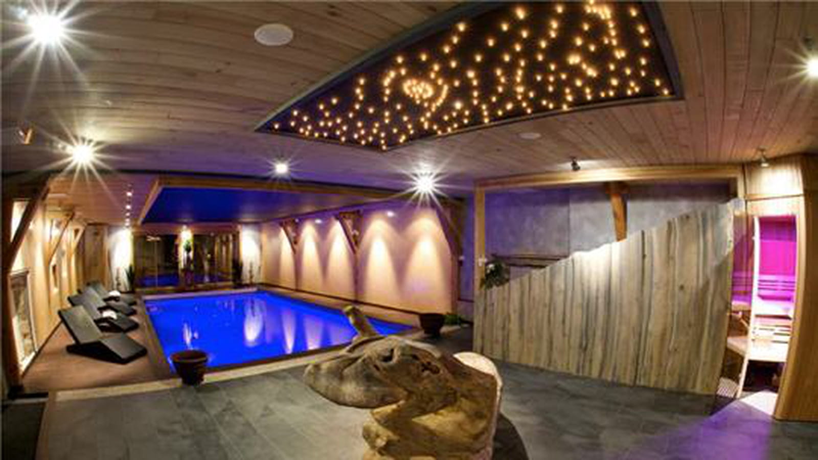 Piscine intérieure
