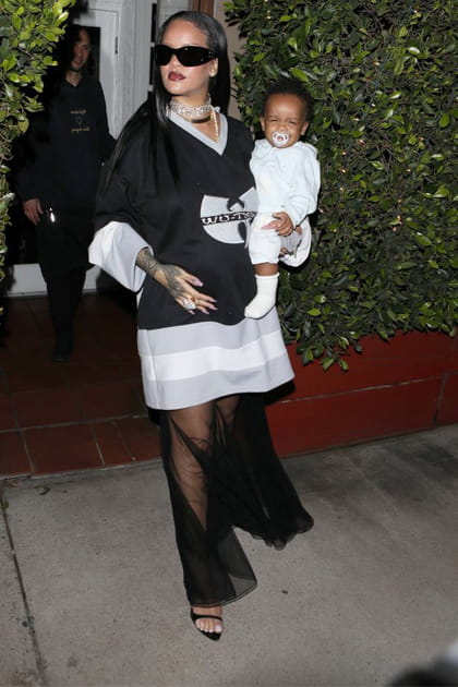 Rihanna en maillot sportif en jupe de tulle