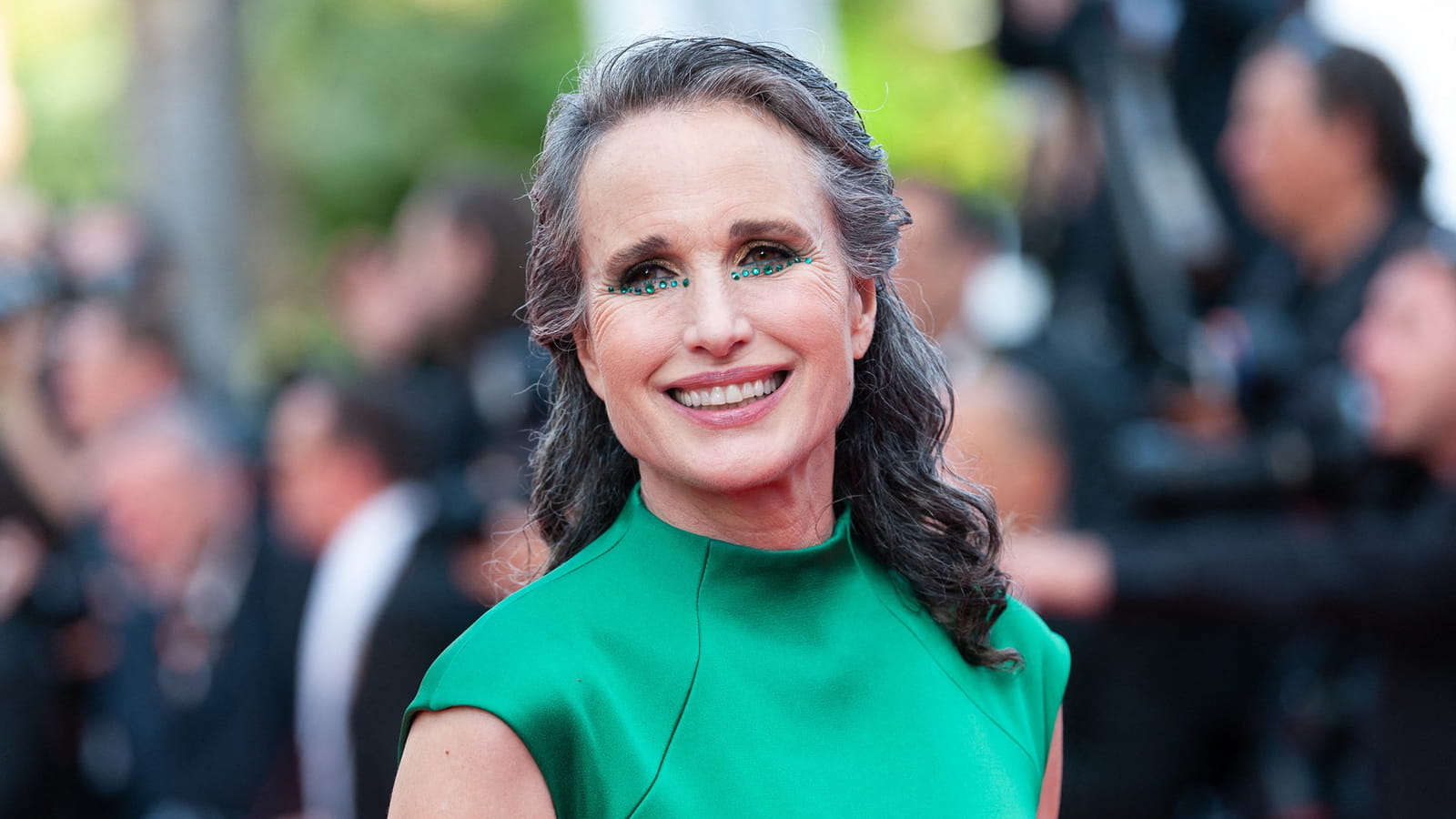 Andie MacDowell et son maquillage vert