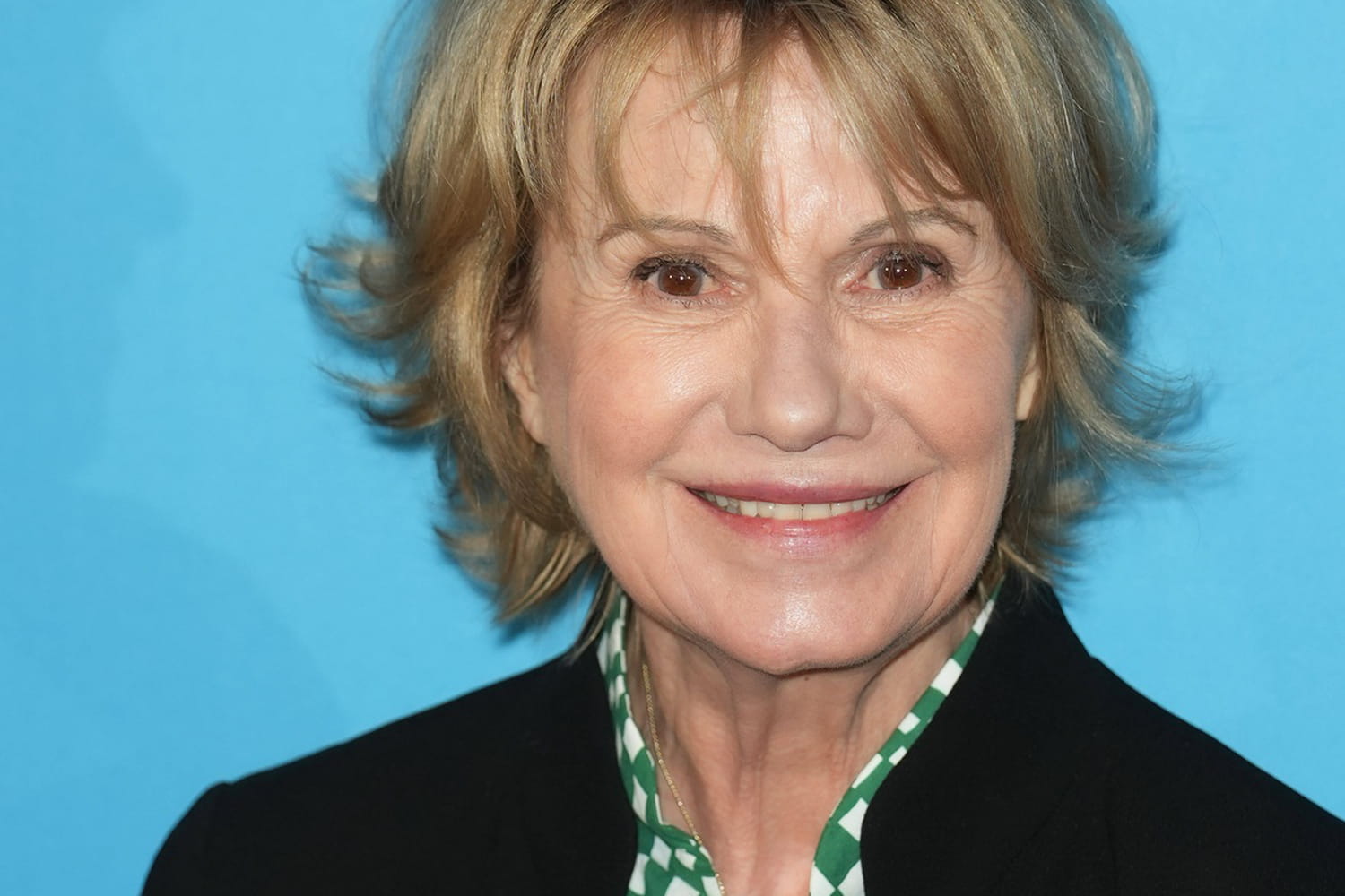 At 75, Miou-Miou surprises with an androgynous outfit that no one imagined At 75, Miou-Miou surprises with an androgynous outfit that no one imagined