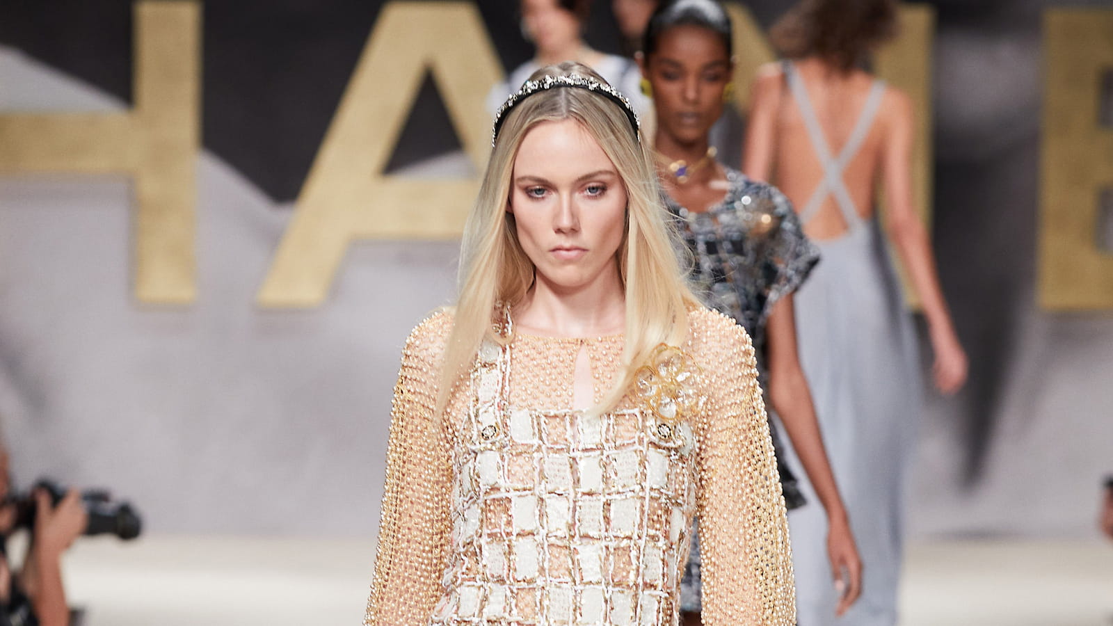 Look 27