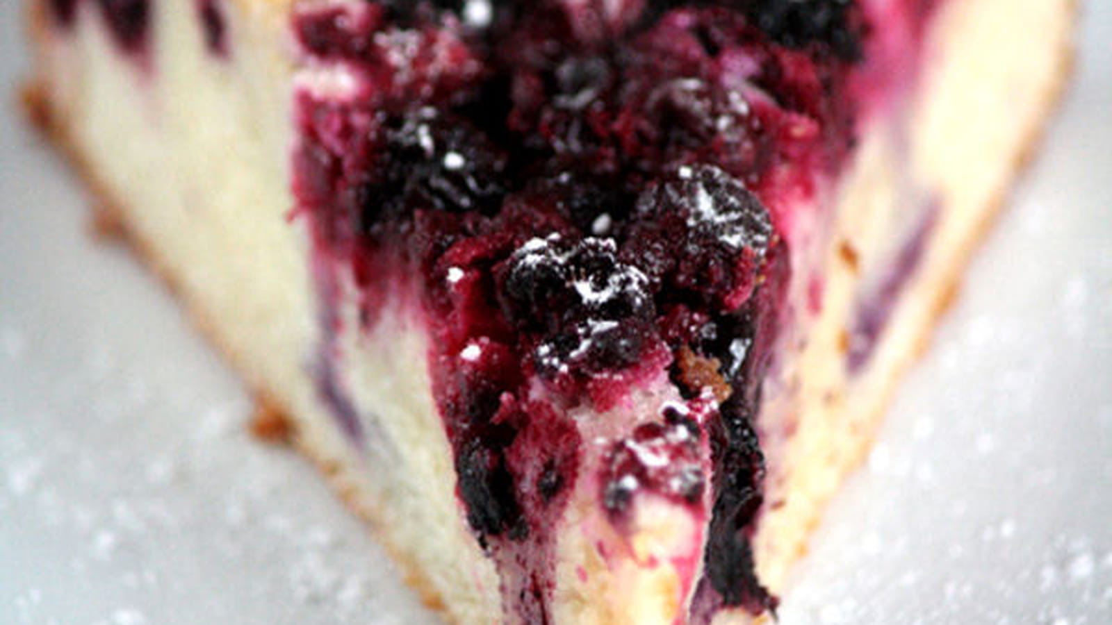 Financier géant aux fruits rouges